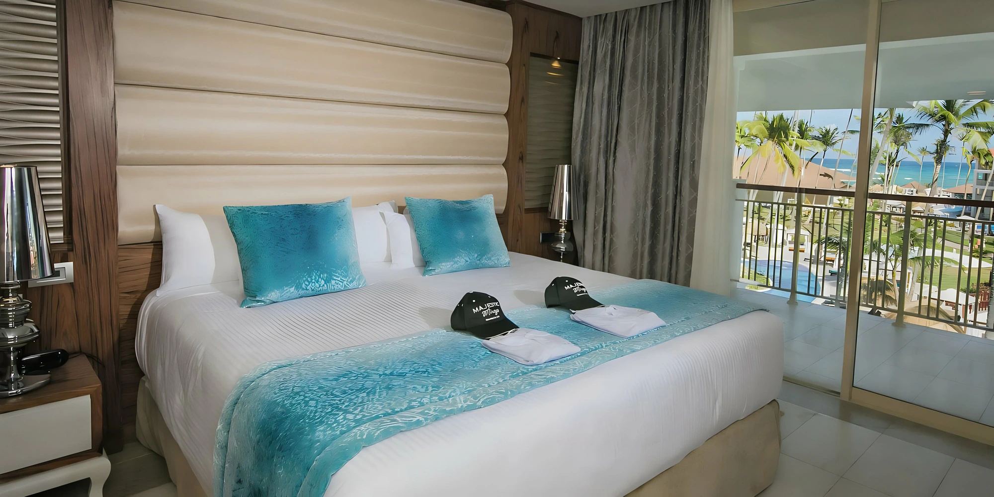 Majestic Mirage Suite 2000X1000